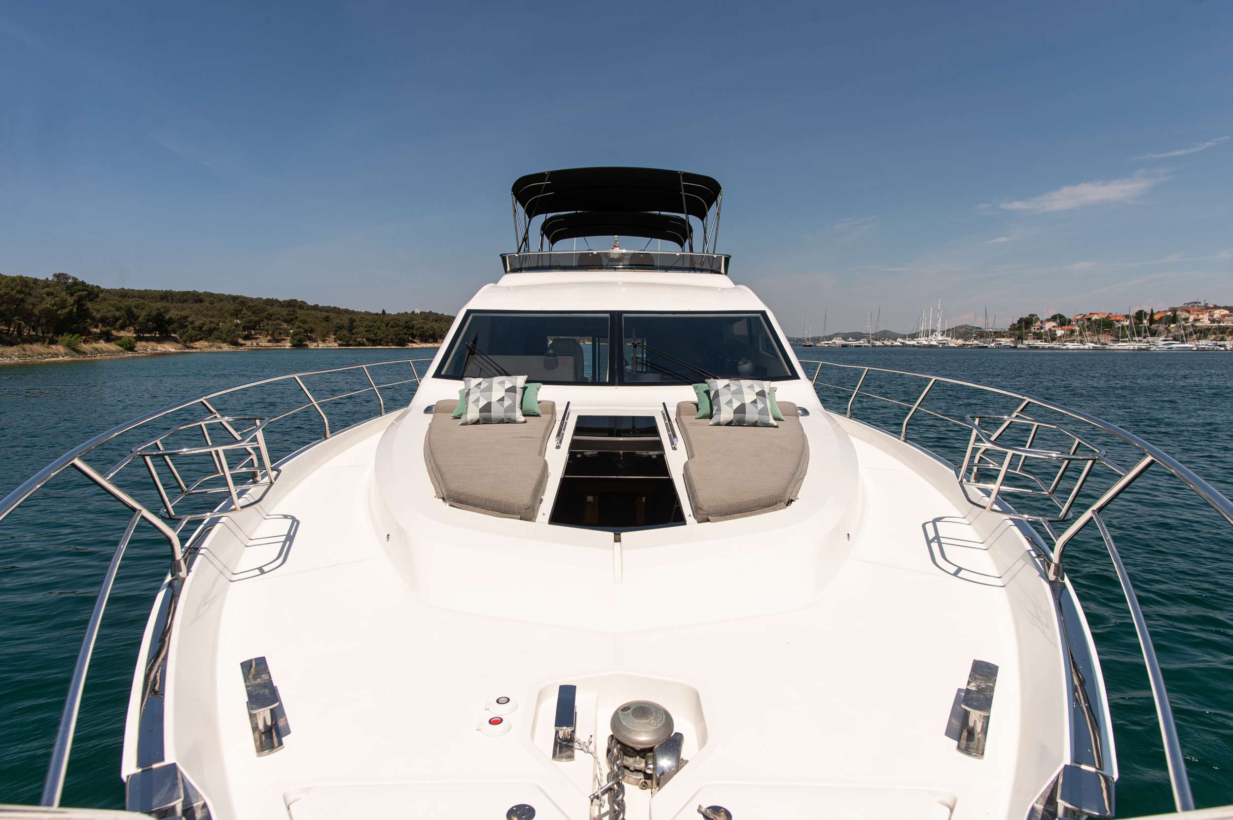 Luxury Crewed Motor Yacht LE CHIFFRE photo 4
