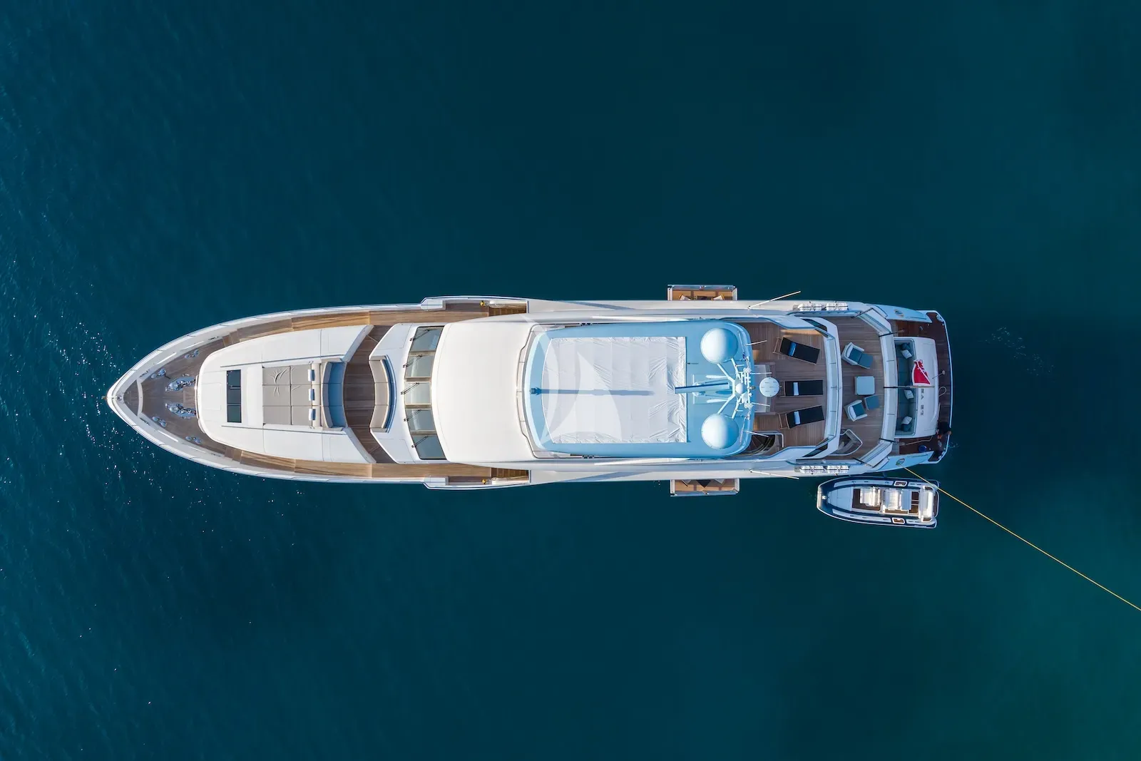 Luxury Crewed Motor Yacht LE VERSEAU photo 4