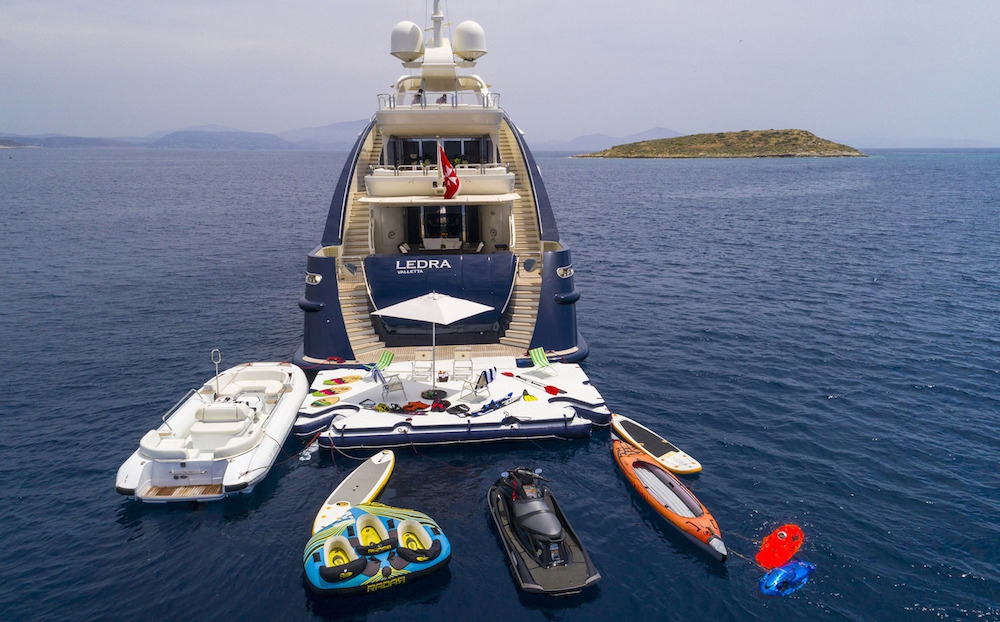 Luxury Crewed Motor Yacht LEDRA photo 3