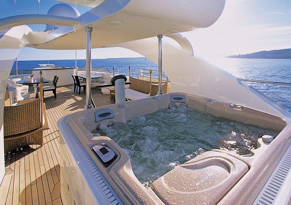 Luxury Crewed Motor Yacht LEDRA photo 4