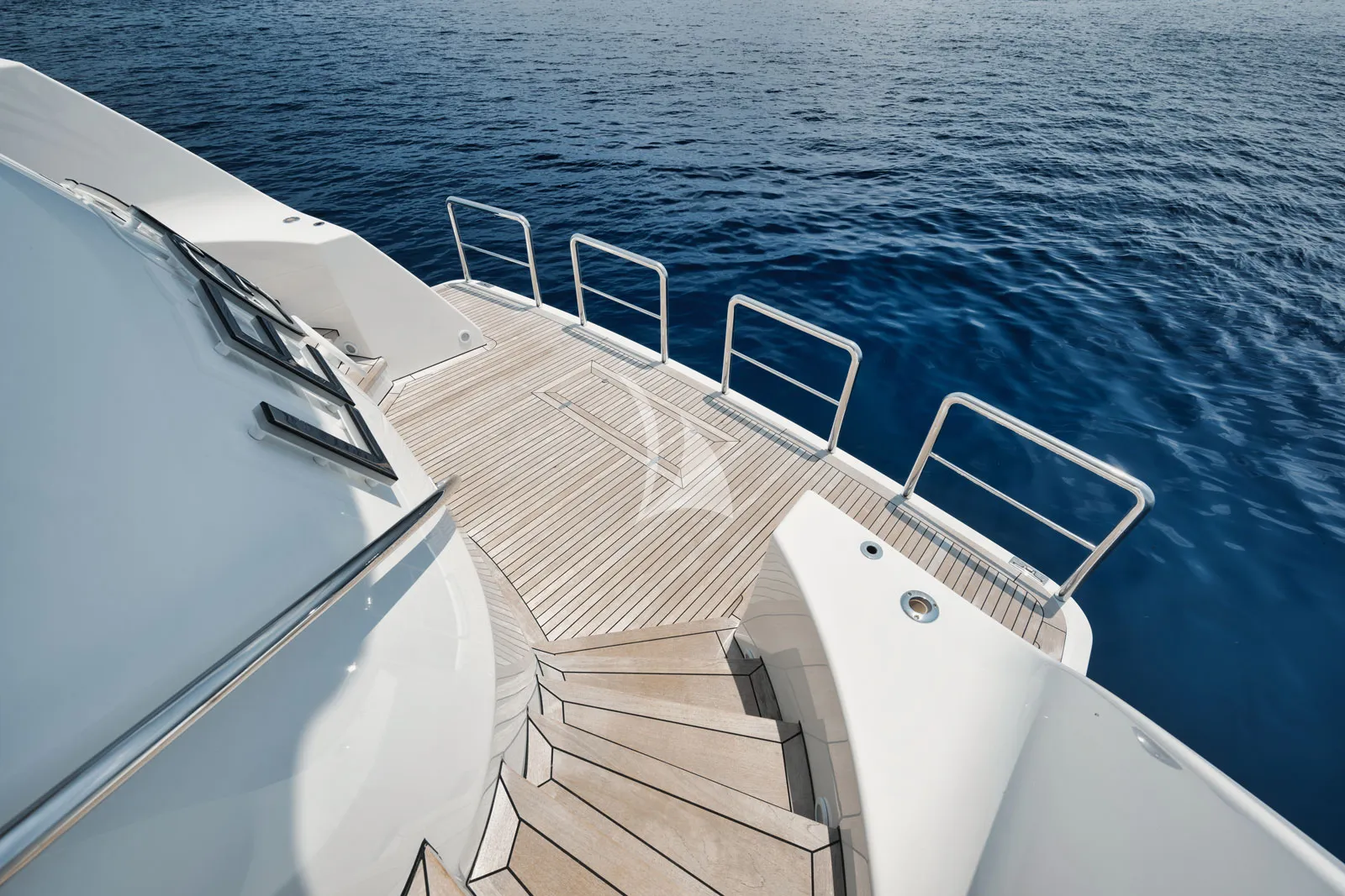 Luxury Crewed Motor Yacht LEGACY photo 5