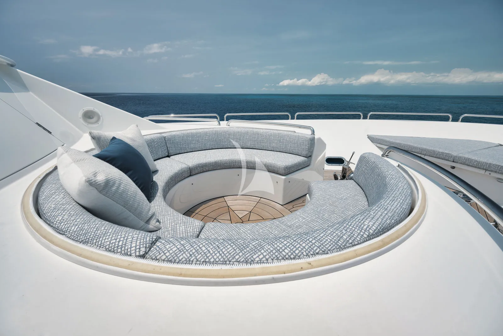 Luxury Crewed Motor Yacht LEGACY photo 8
