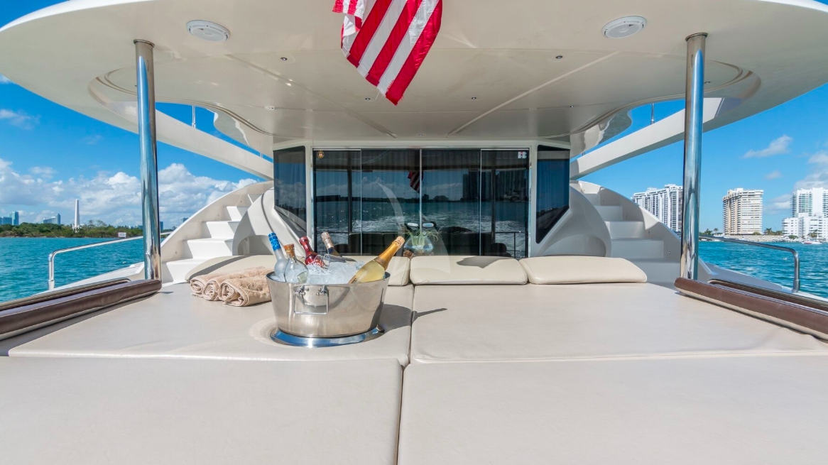 Crewed Power Catamaran LEGEND AND SOUL photo 8