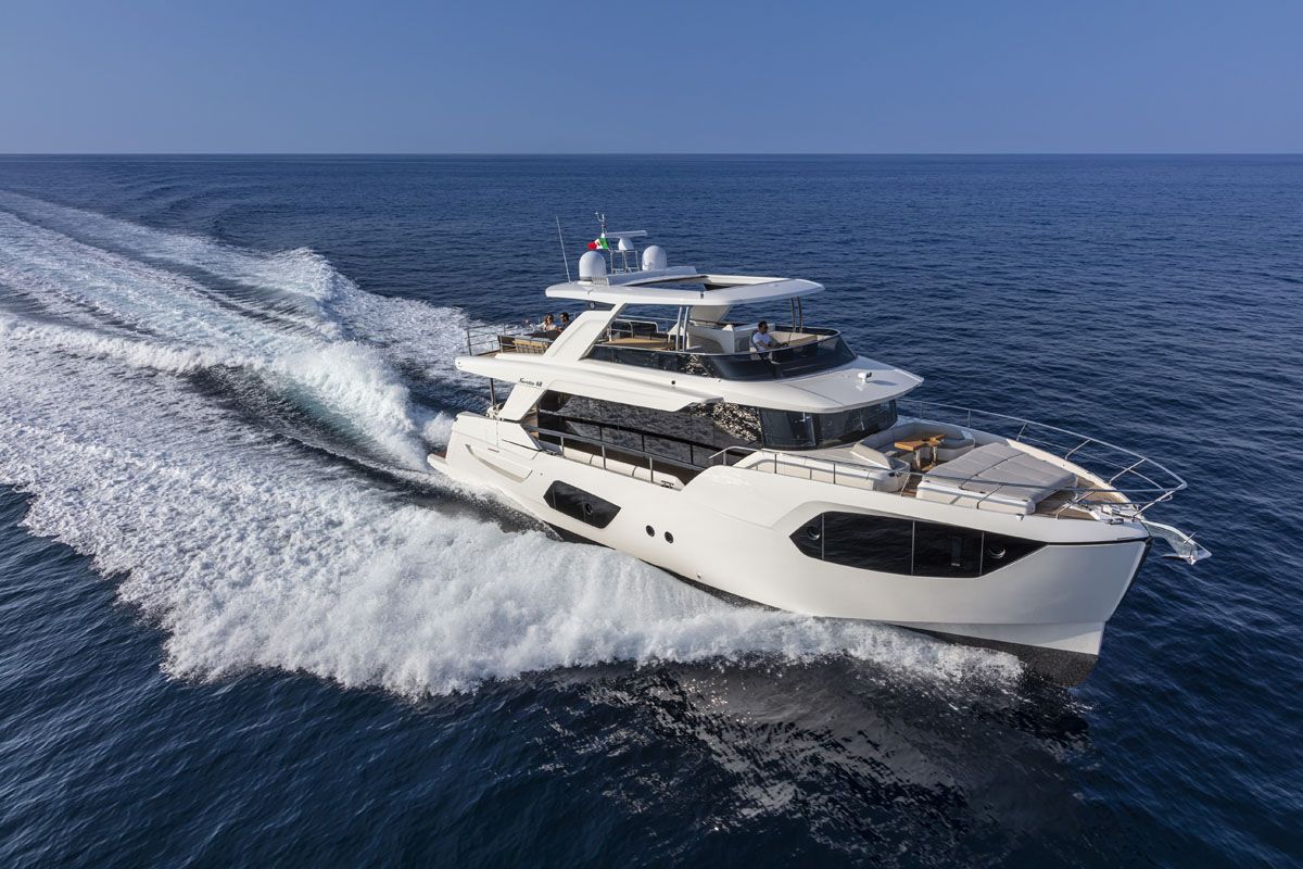 Luxury Crewed Motor Yacht LEGEND II photo 3