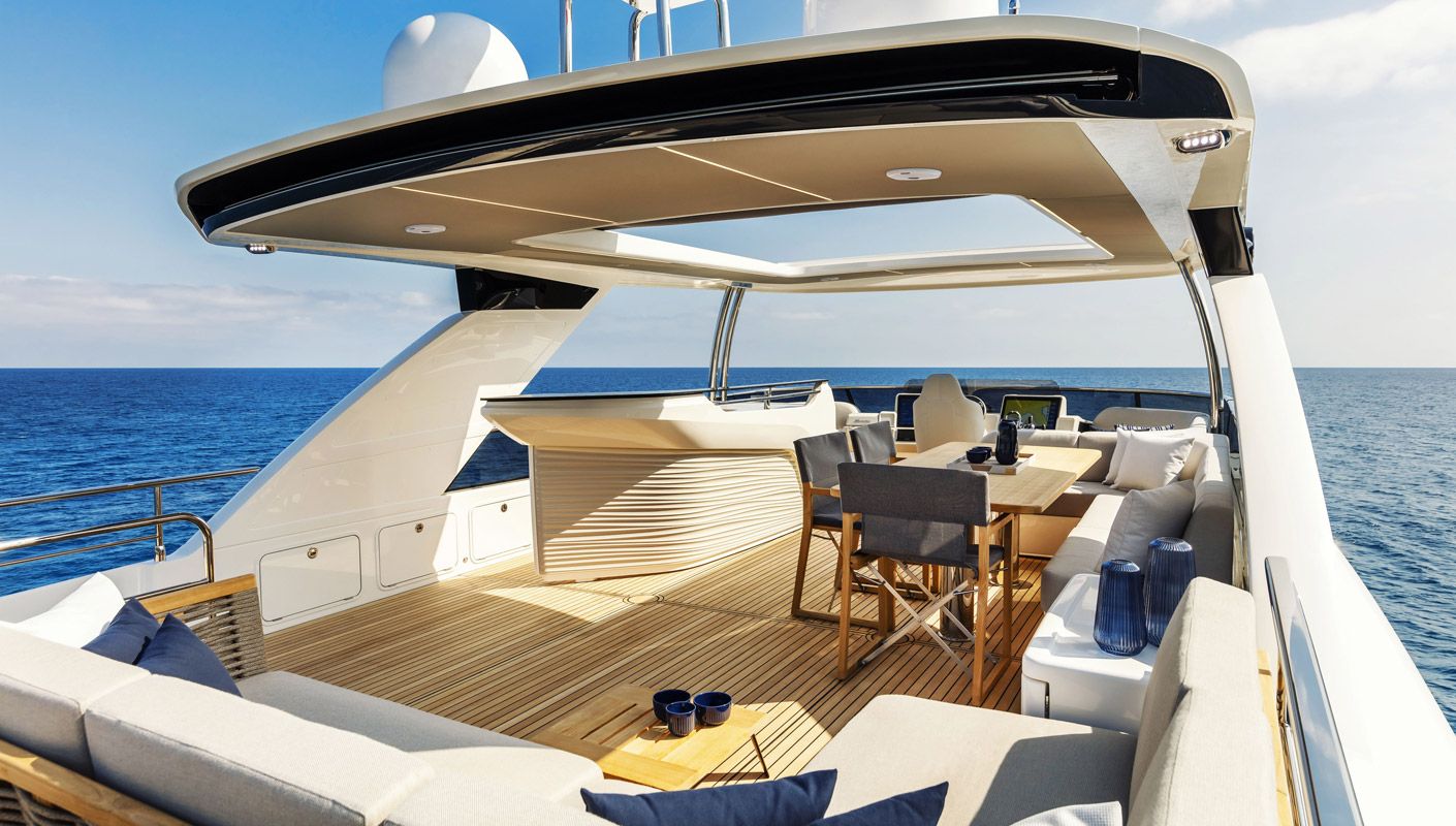 Luxury Crewed Motor Yacht LEGEND II photo 8