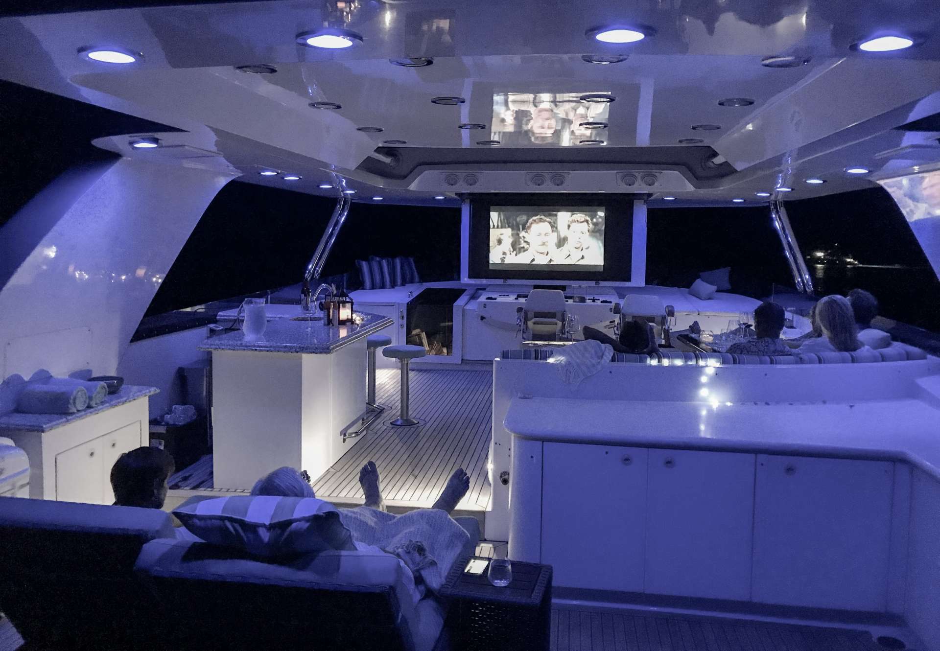 Luxury Crewed Motor Yacht LEGENDARY photo 4