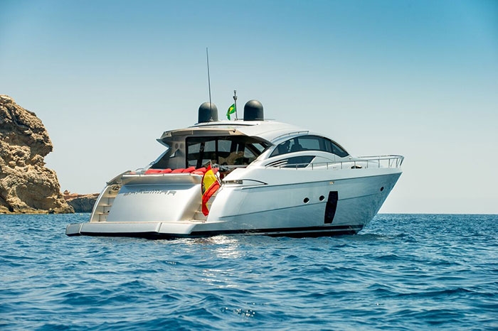 Luxury Crewed Motor Yacht LEGENDARY photo 4