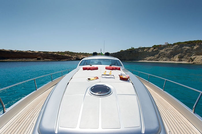 Luxury Crewed Motor Yacht LEGENDARY photo 5