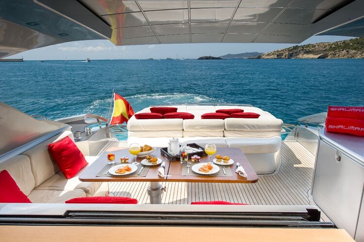 Luxury Crewed Motor Yacht LEGENDARY photo 8