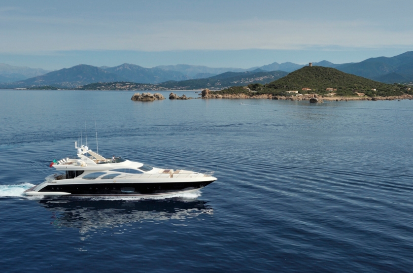Luxury Crewed Motor Yacht LEONARDO photo 6