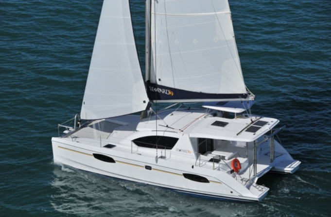 Bareboat Catamaran Leopard 39 photo 3