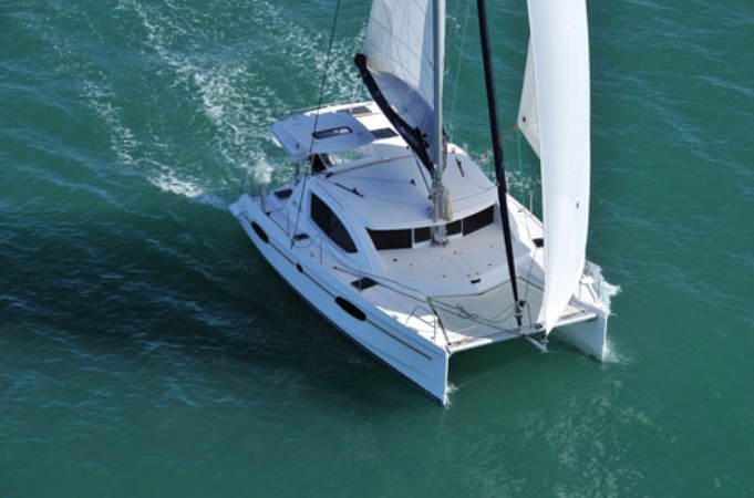 Bareboat Catamaran Leopard 39 photo 5