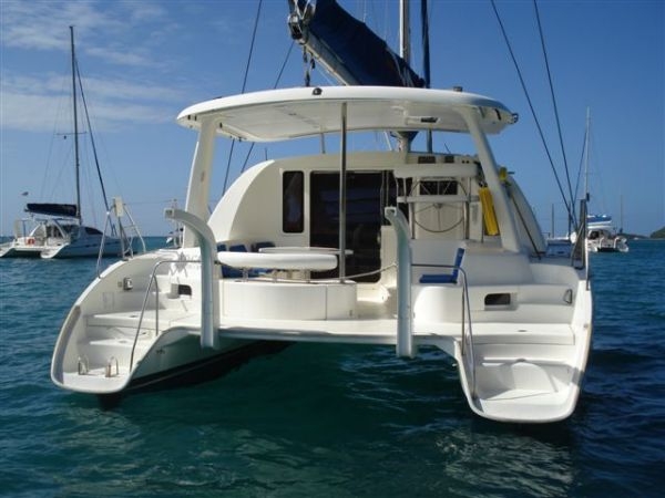Bareboat Catamaran Leopard 40