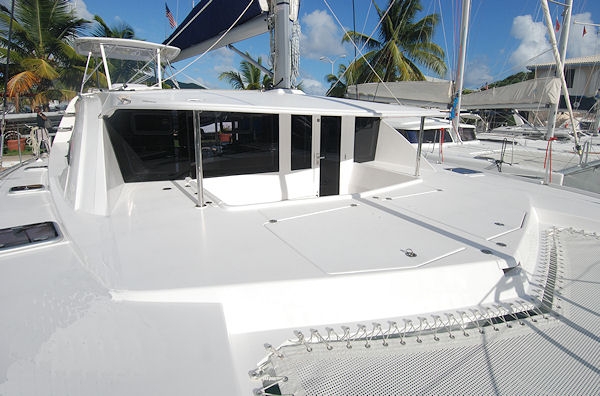 Bareboat Catamaran Leopard 44 photo 3