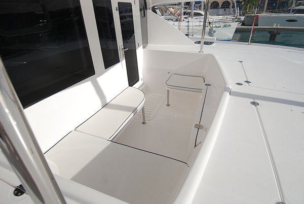Bareboat Catamaran Leopard 44 photo 4