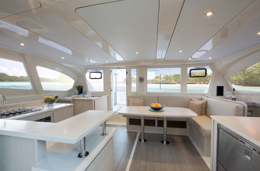 Bareboat Catamaran Leopard 44 photo 6