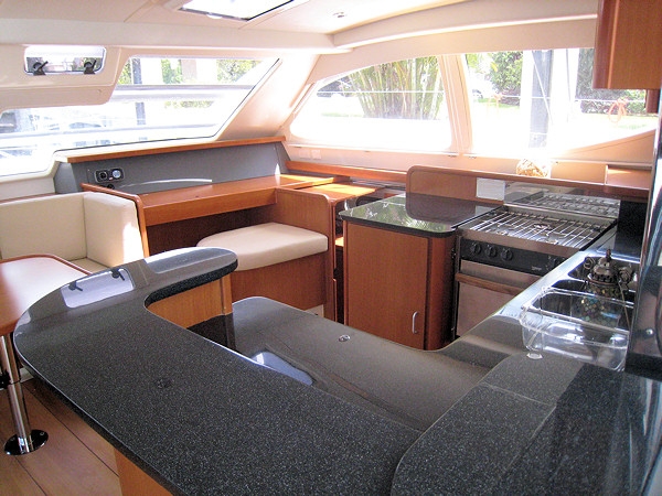 Bareboat Catamaran Leopard 46 photo 3