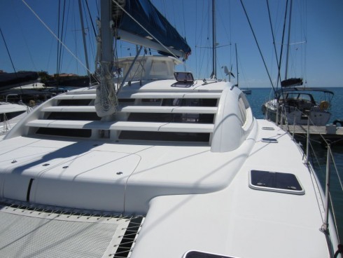 Bareboat Catamaran Leopard 46 photo 4