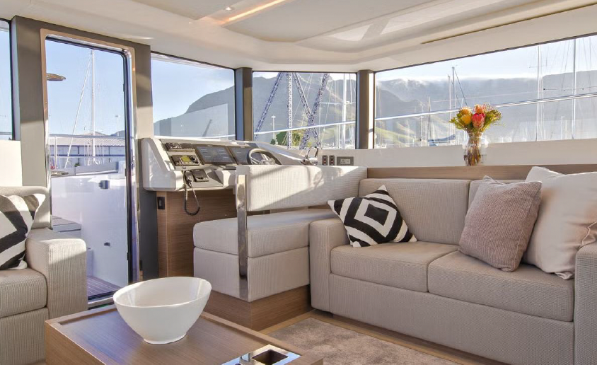 Power Catamaran Leopard 53 photo 6