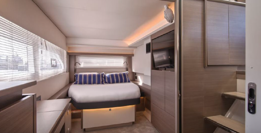 Power Catamaran Leopard 53 photo 8