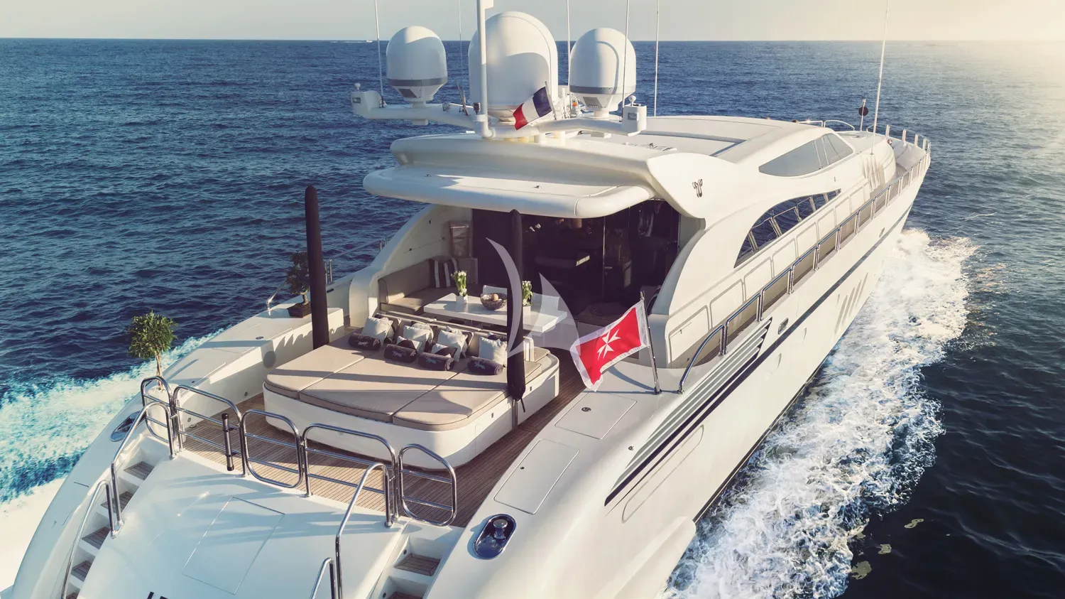 Luxury Crewed Motor Yacht LEOPARD photo 6