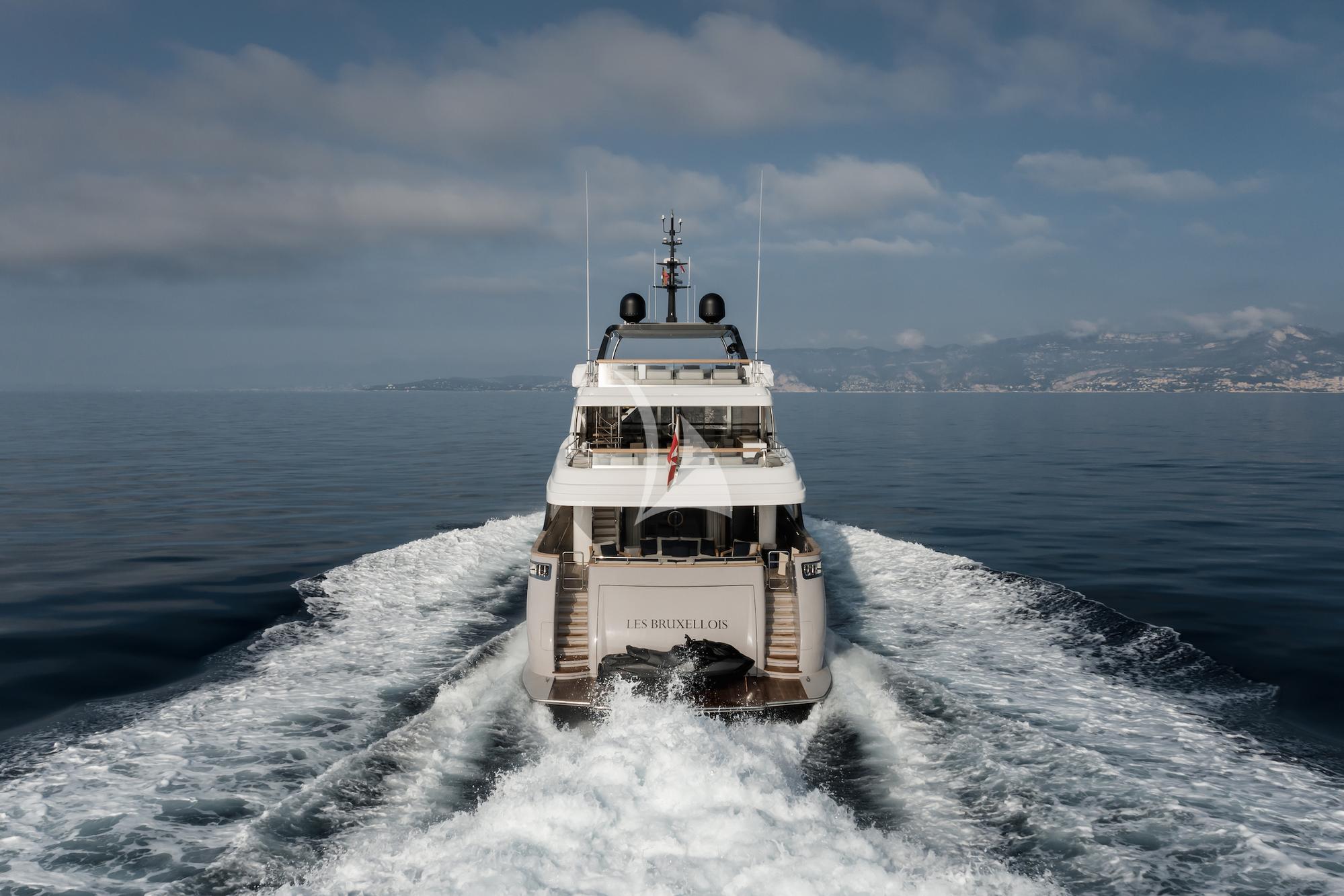 Luxury Crewed Motor Yacht LES BRUXELLOIS photo 3