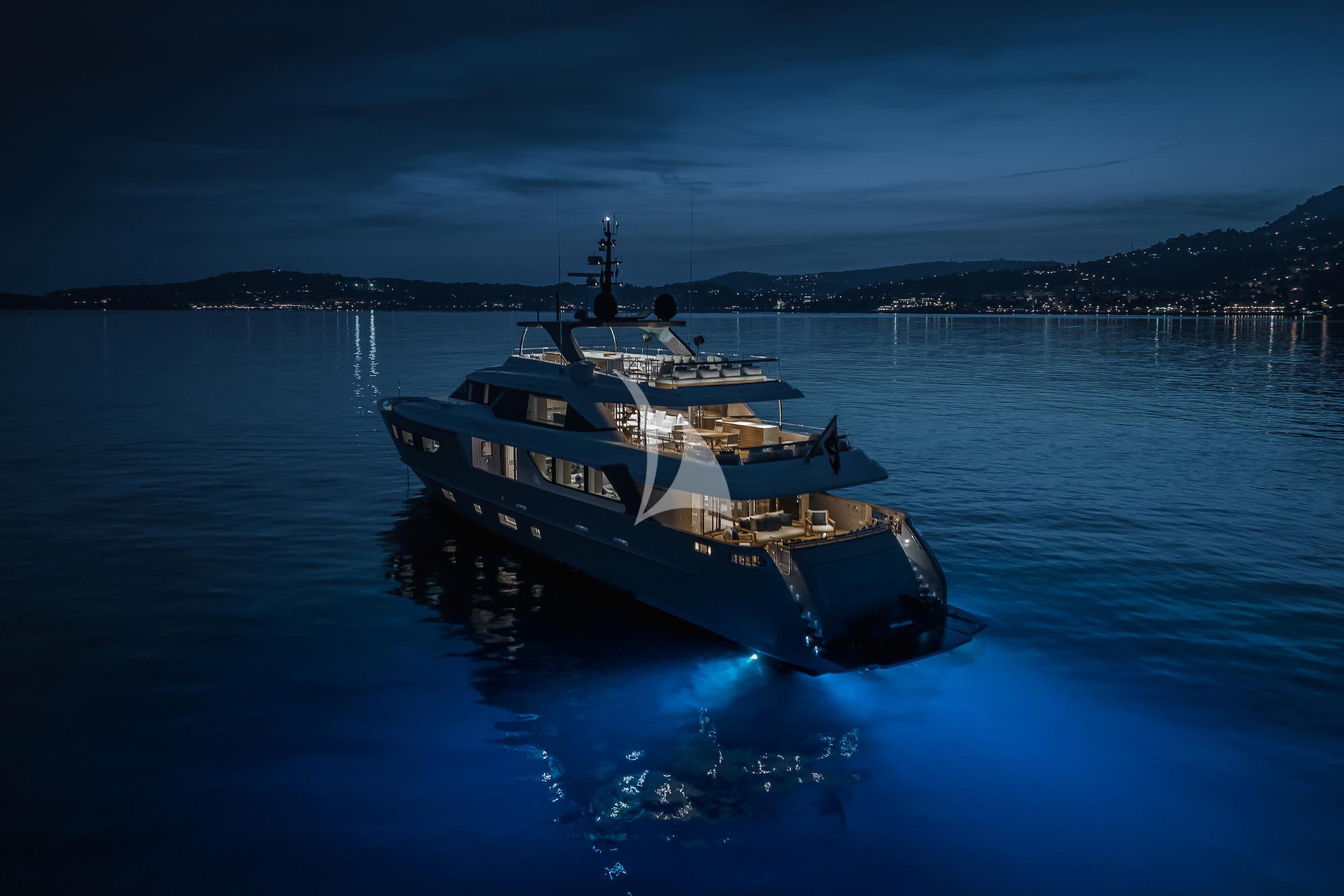 Luxury Crewed Motor Yacht LES BRUXELLOIS photo 5