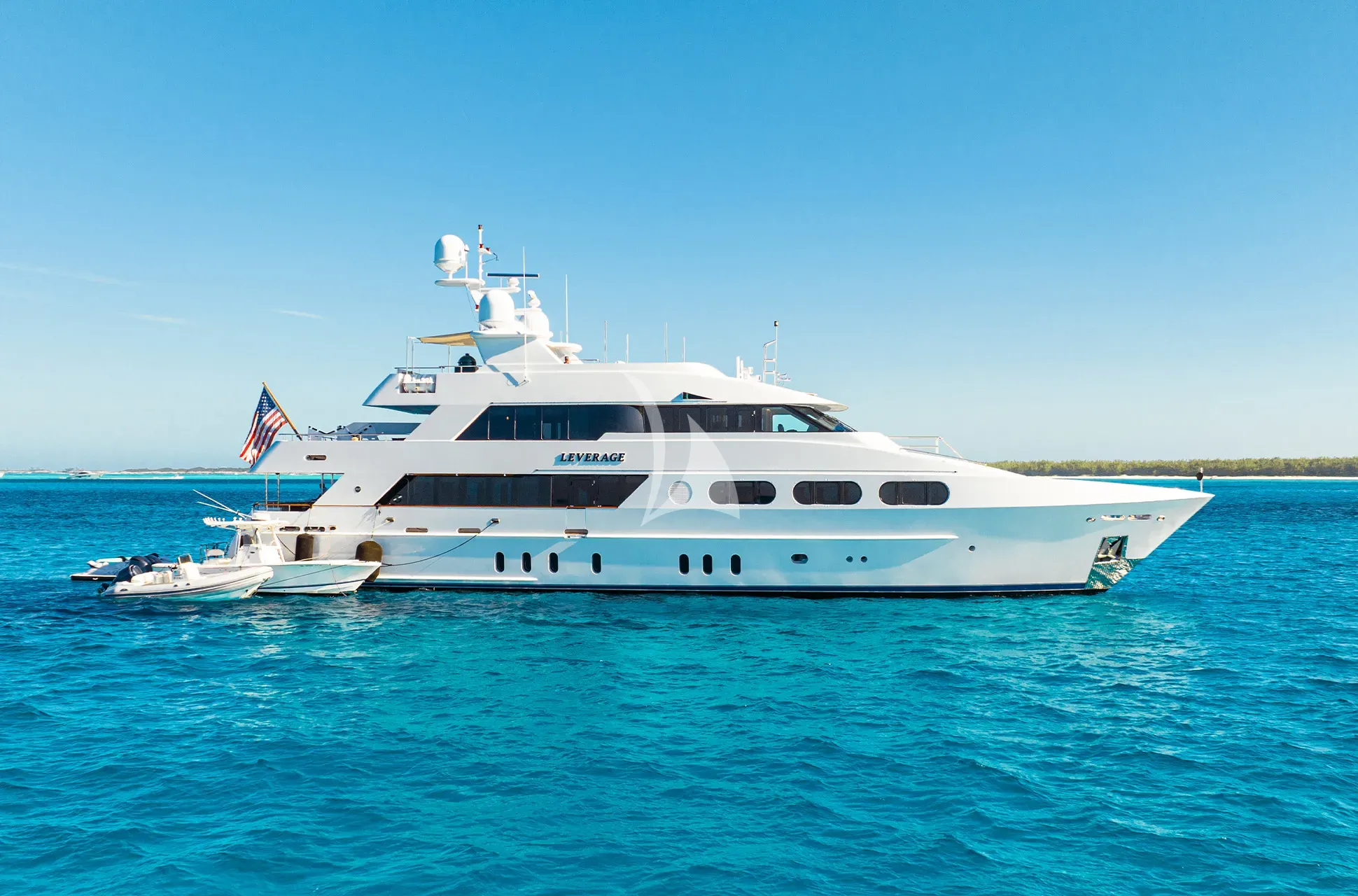Luxury Crewed Motor Yacht LEVERAGE photo 3