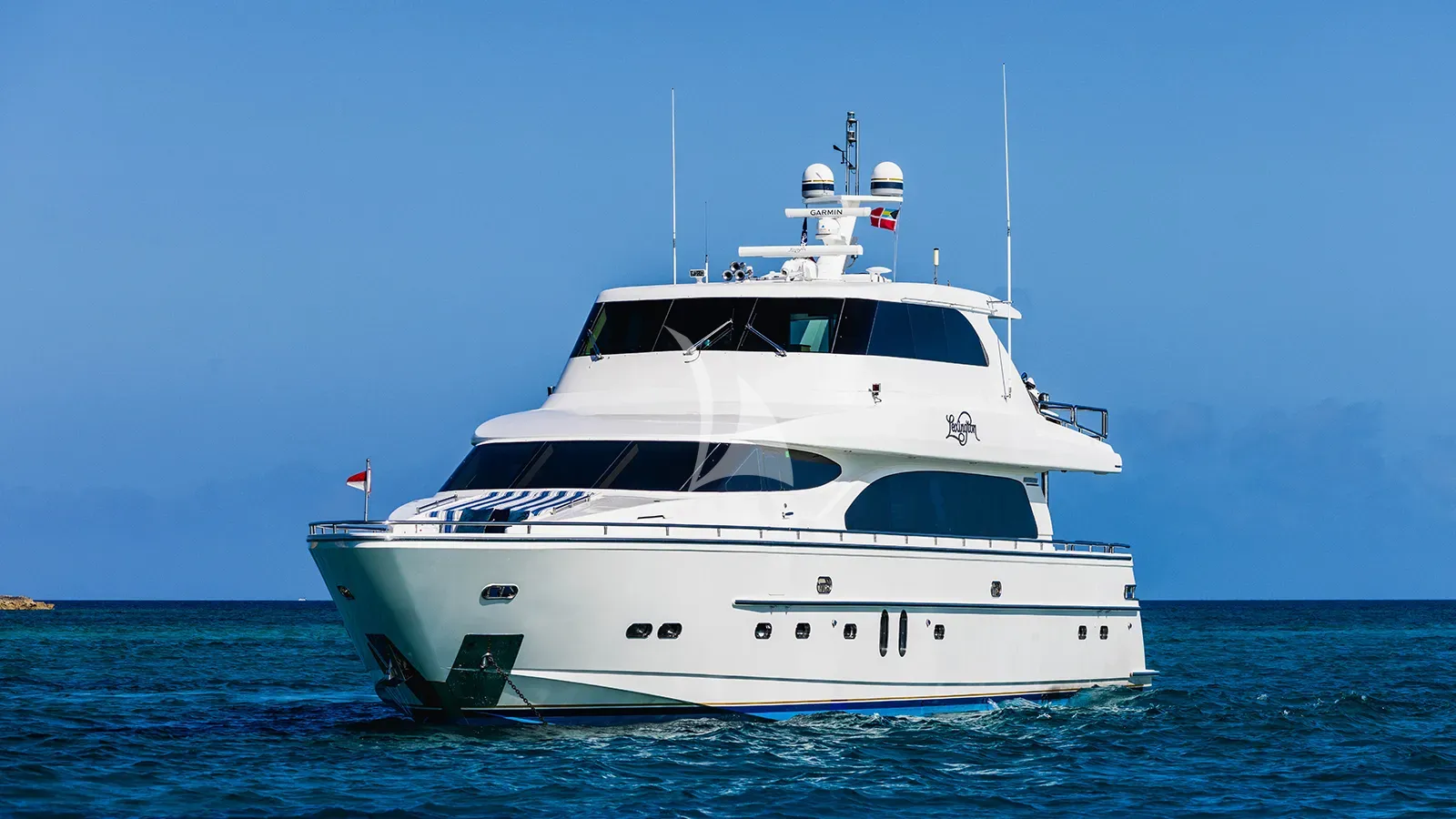 Luxury Crewed Motor Yacht LEXINGTON photo 6