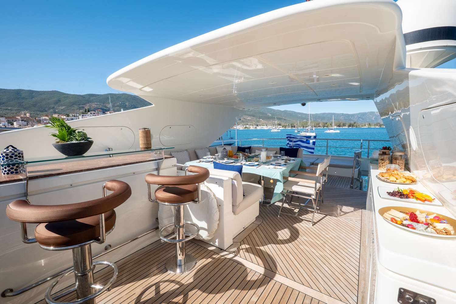 Luxury Crewed Motor Yacht LIBERDADE photo 7