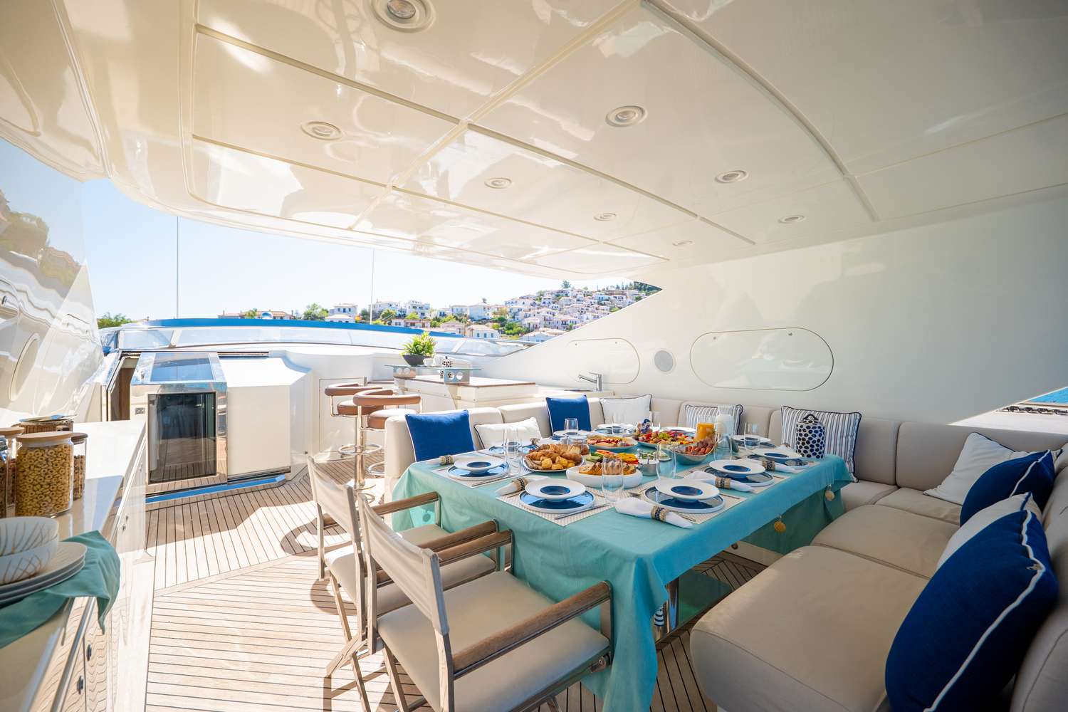 Luxury Crewed Motor Yacht LIBERDADE photo 8