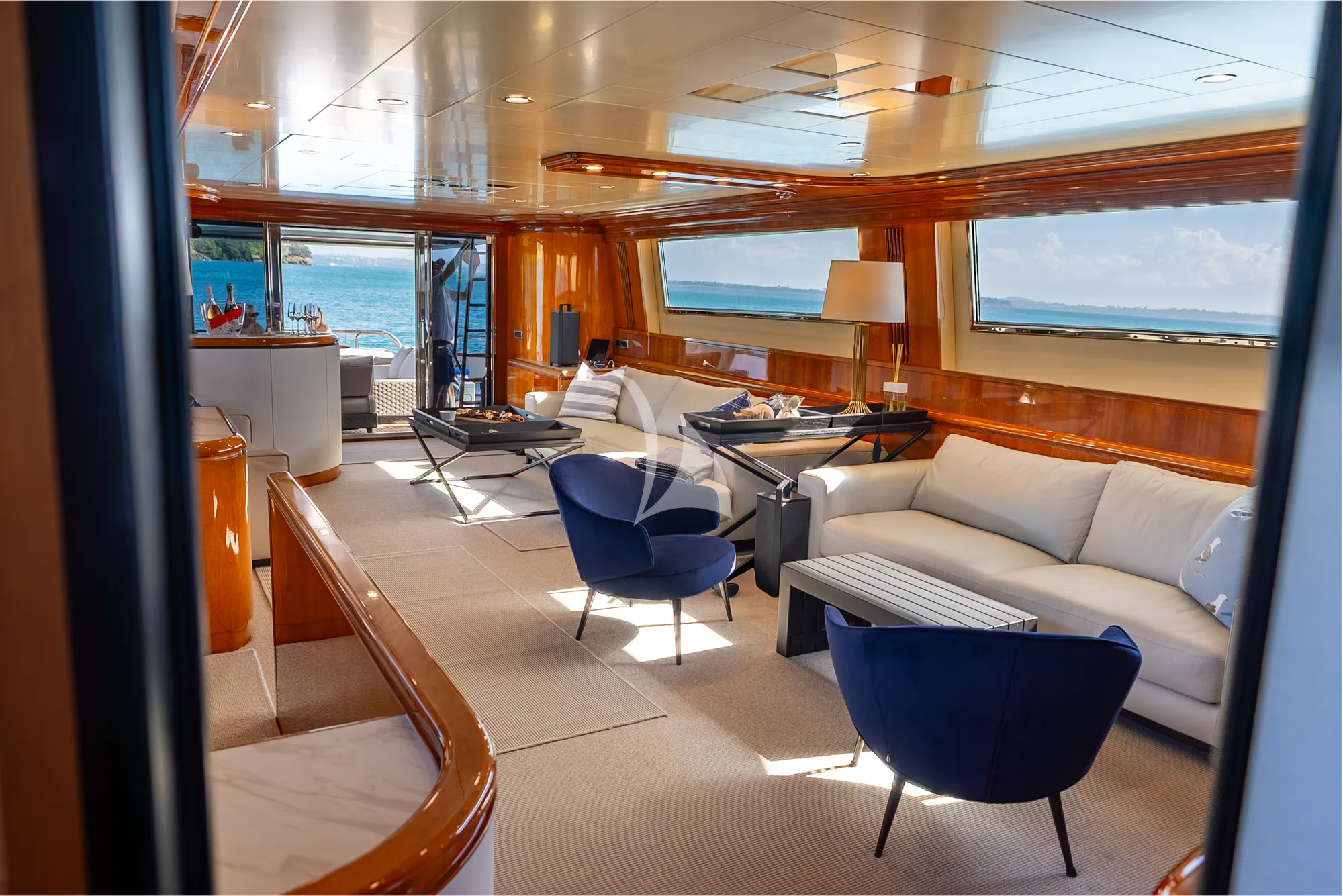 Luxury Crewed Motor Yacht LIBERTE IV photo 6