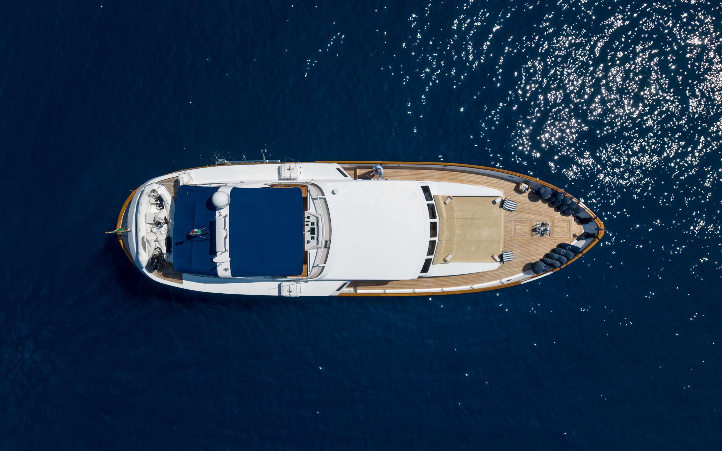 Crewed Motor Yacht LIBERTY OF LONDON photo 5