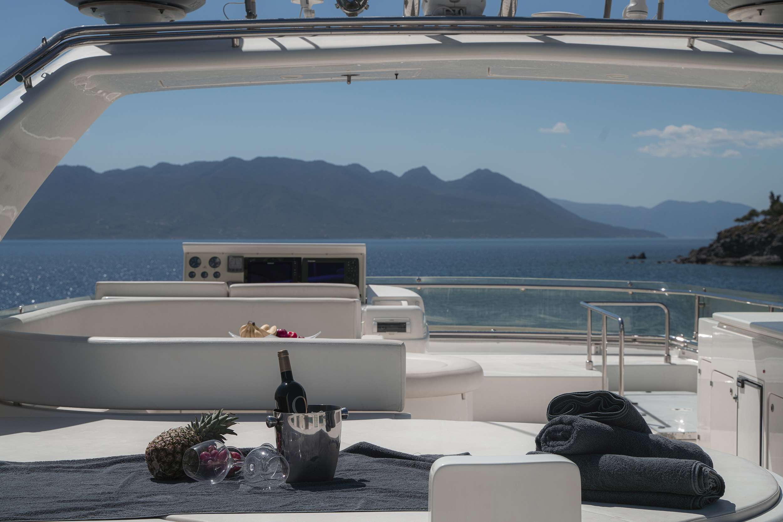 Luxury Crewed Motor Yacht LIDIA photo 5