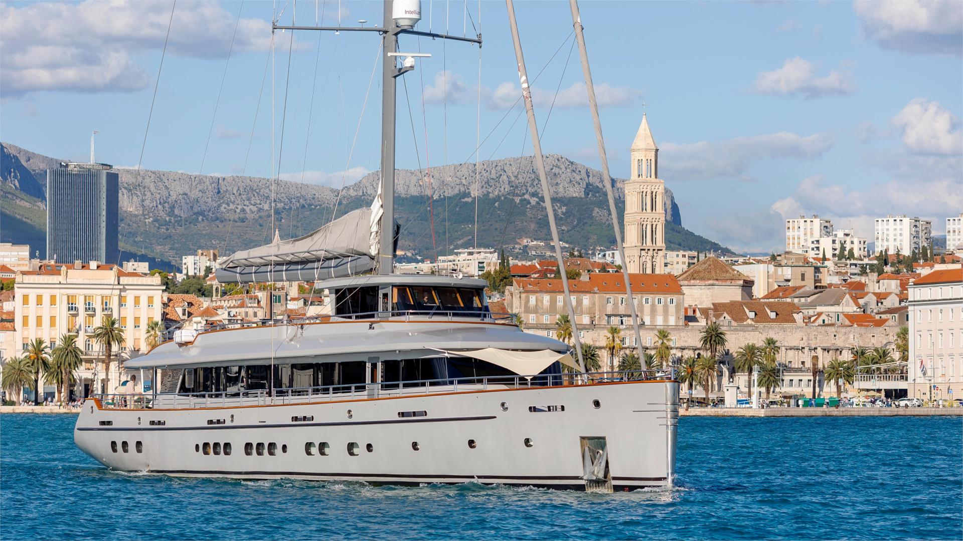 Luxury Crewed Sailing Yacht LIFE IS GOOD photo 3