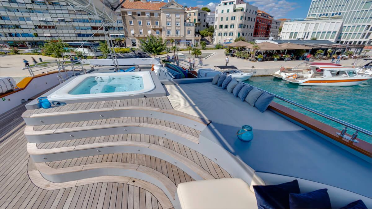 Luxury Sailing Yacht LIFE IS GOOD photo 5