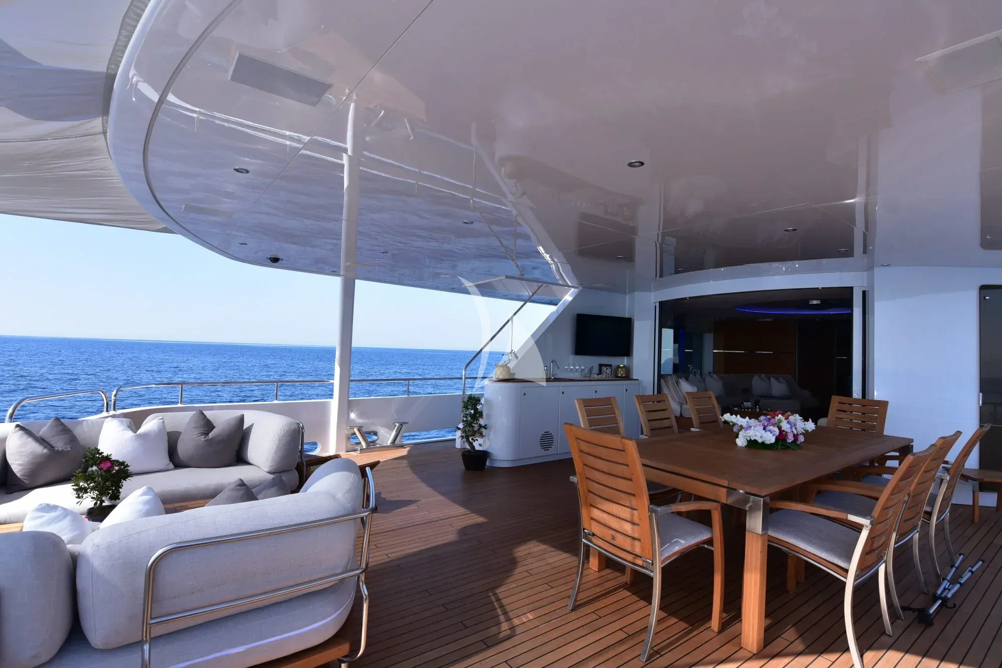 Luxury Crewed Motor Yacht LIFE SAGA photo 6
