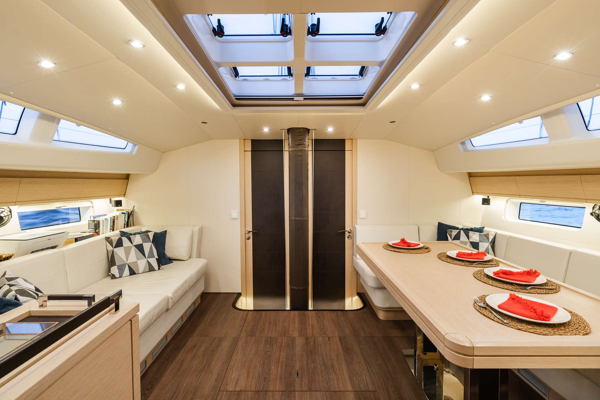 Crewed Sailing Yacht LIFE TIME photo 8