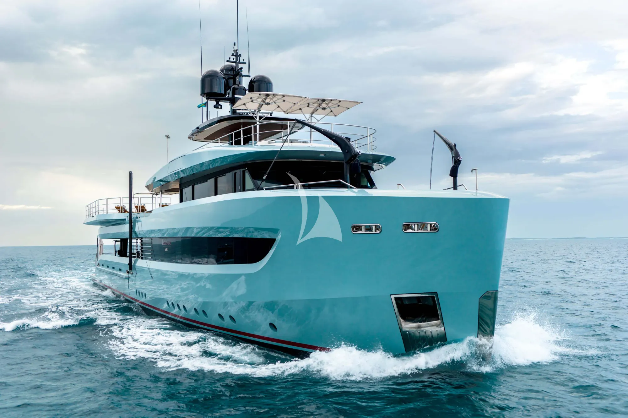 Luxury Crewed Motor Yacht LIMERENCE photo 5