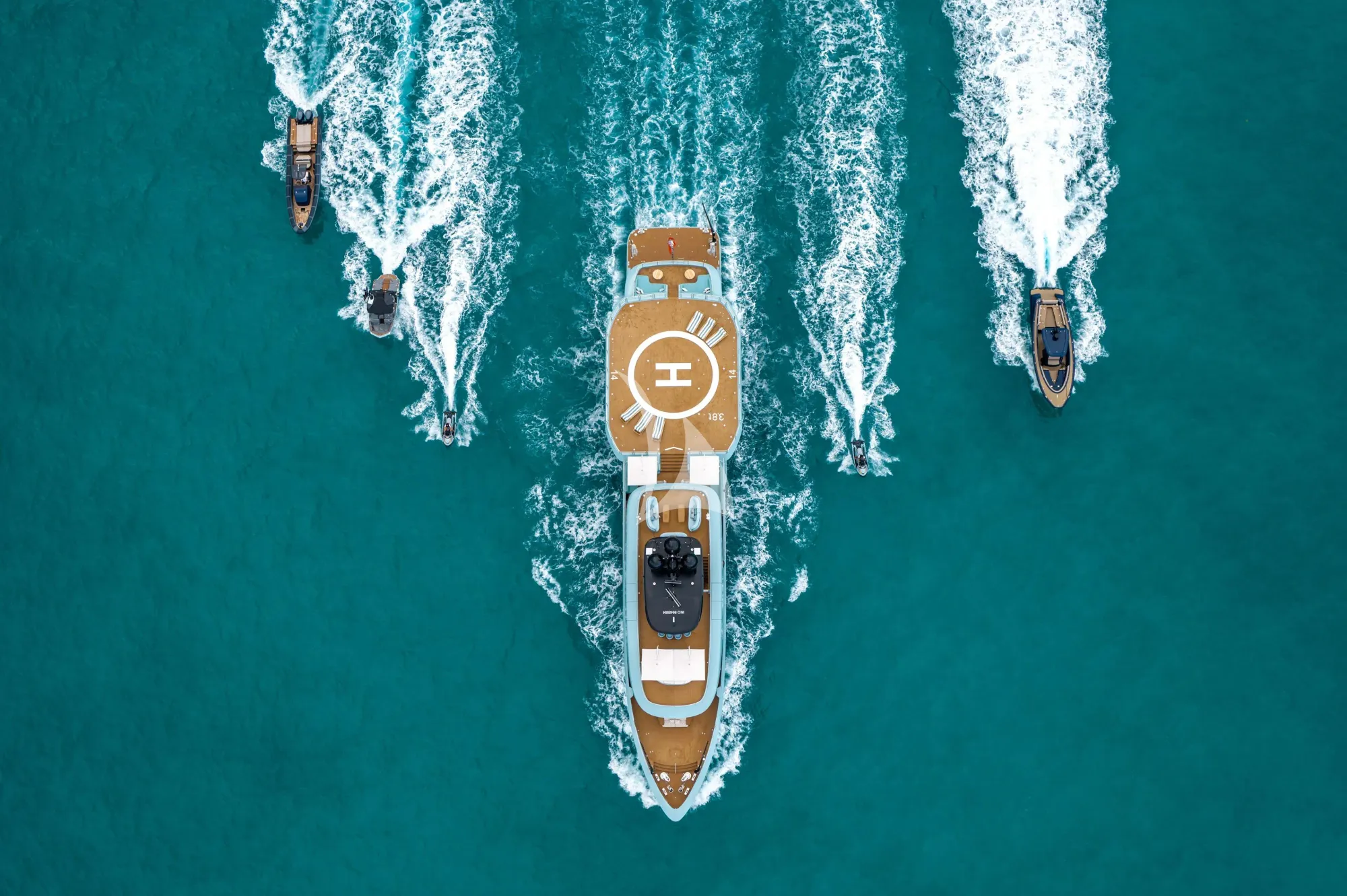 Luxury Crewed Motor Yacht LIMERENCE photo 7