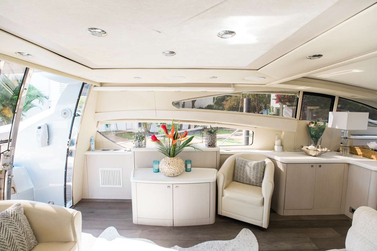 Luxury Crewed Motor Yacht LION photo 3