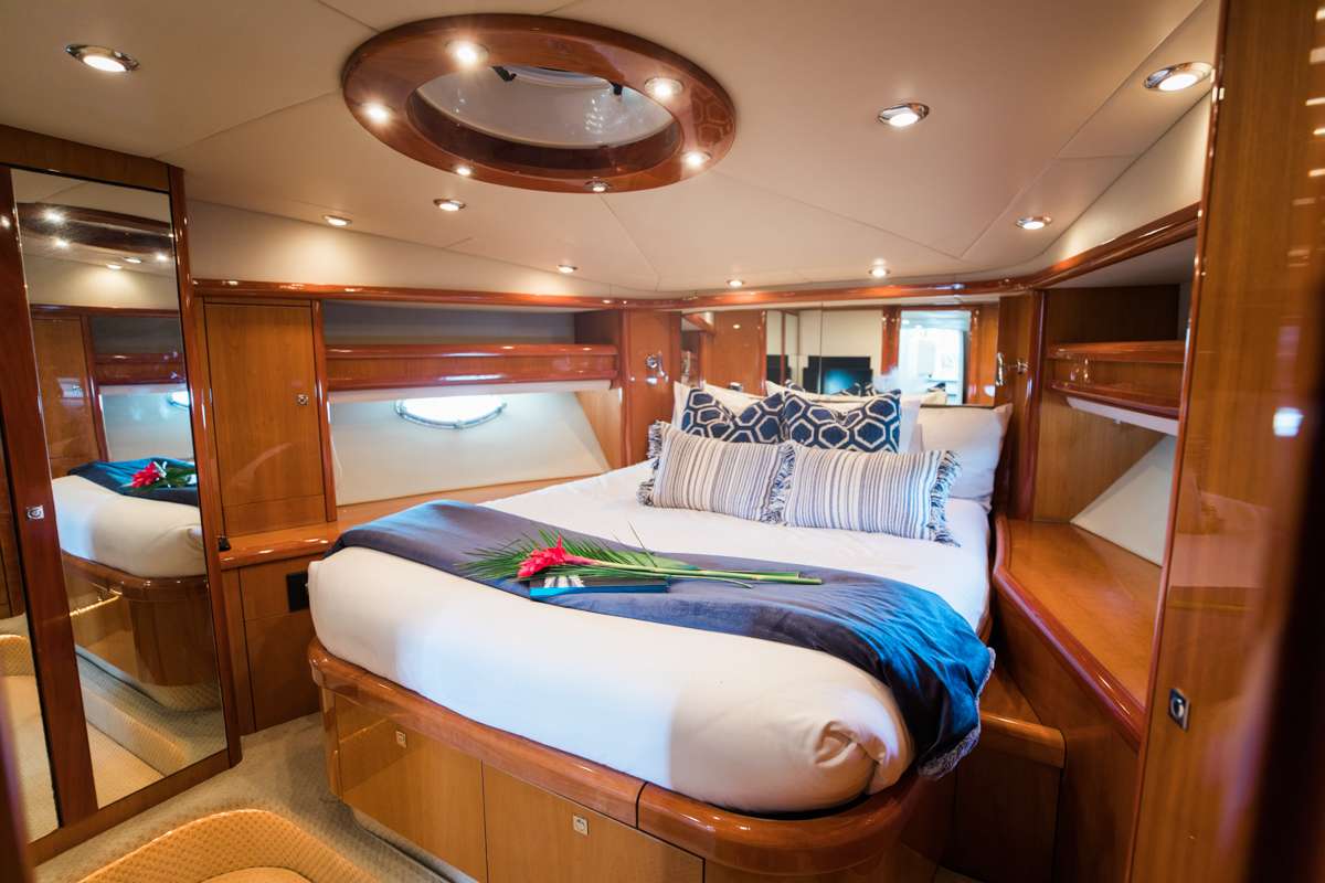 Luxury Crewed Motor Yacht LION photo 7