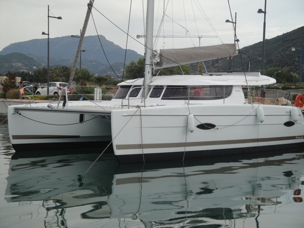 Bareboat Catamaran Baina d`Aesta photo 3