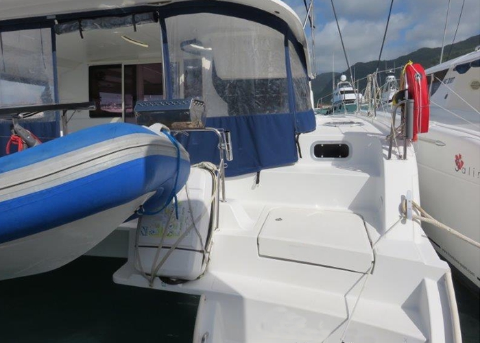 Bareboat Catamaran Lipari 41 photo 4