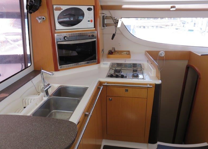 Bareboat Catamaran Lipari 41 photo 8