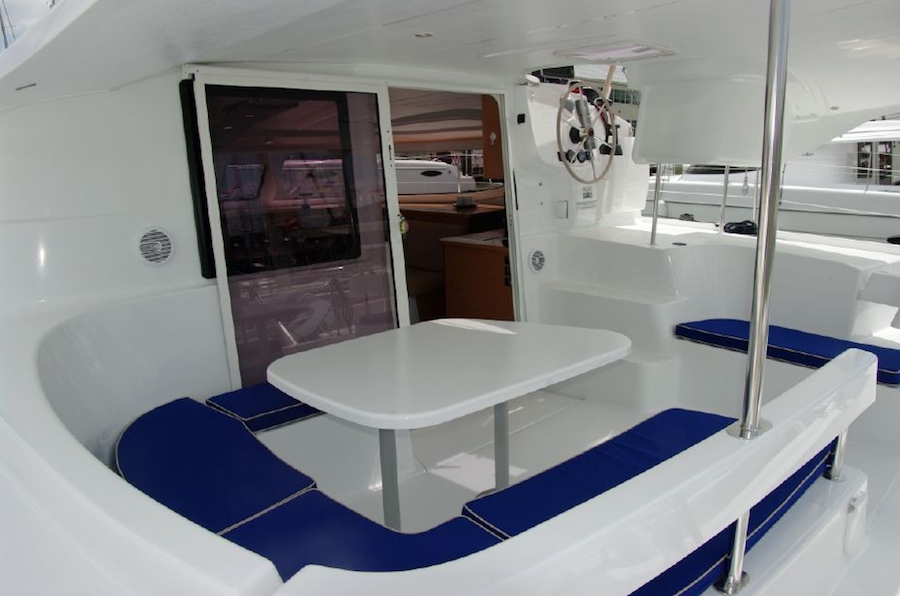 Bareboat Catamaran Lipari 41 photo 3