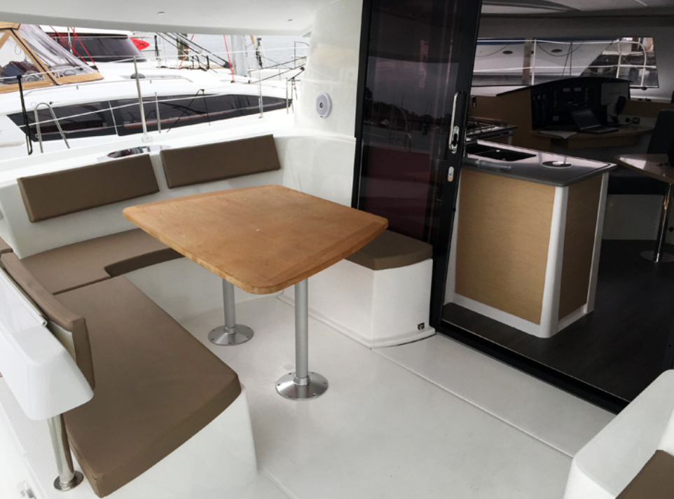 Bareboat Catamaran Fountaine Pajot Lipari 41 photo 6
