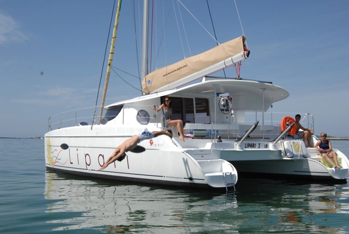 Bareboat Catamaran Lipari 41 photo 5