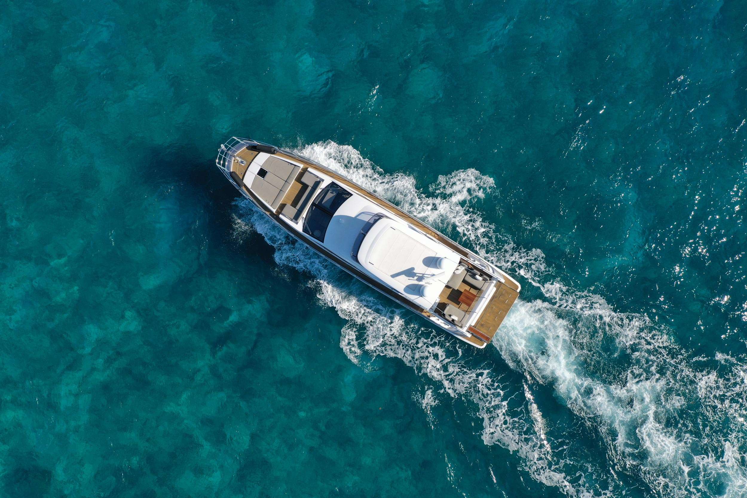 Luxury Crewed Motor Yacht LITQUIDITY photo 4