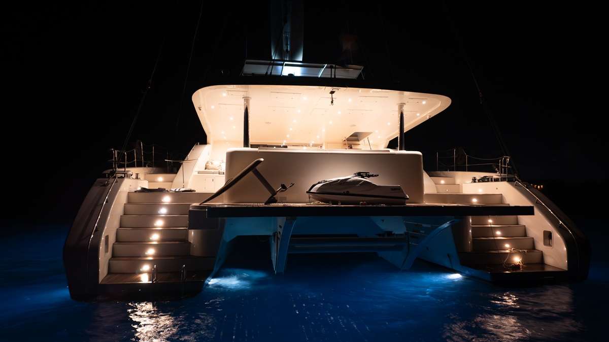 Luxury Crewed Catamaran LITTLE GIANT photo 3